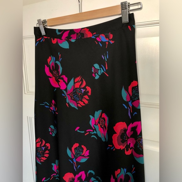 J Crew Factory floral midi skirt - Picture 2 of 4
